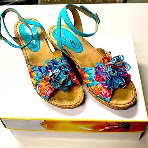 NWOT platform sandals